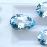 Which zodiac sign suits jewelry with topaz?